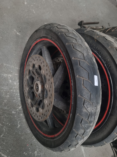 Roda Dianteira Com 2 Discos Comet 250cc com Pneu 110/70-17 Levorin Meia vida - Cod 28